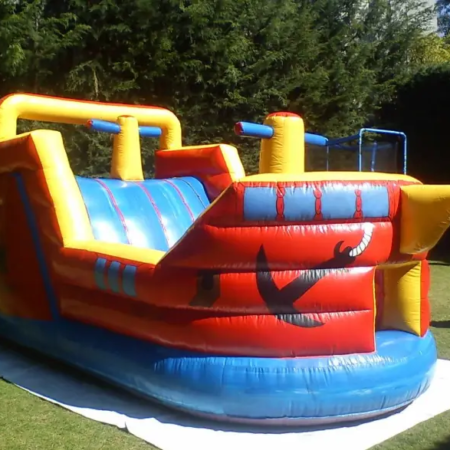 Inflable de Gran Formato Tipo Barco / Laberinto